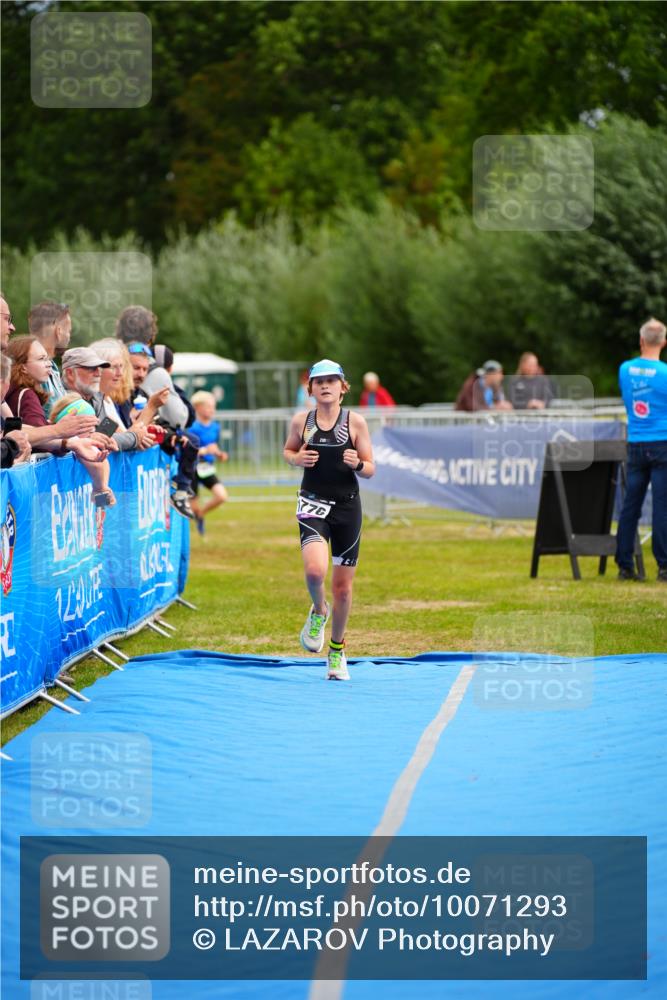 30.08.2026 - Elbe Triathlon Hamburg LAZAROV Photography http://msf.ph/oto/10071293 30.08.2026 12:57:56 Ziel 1776 meine-sportfotos.de