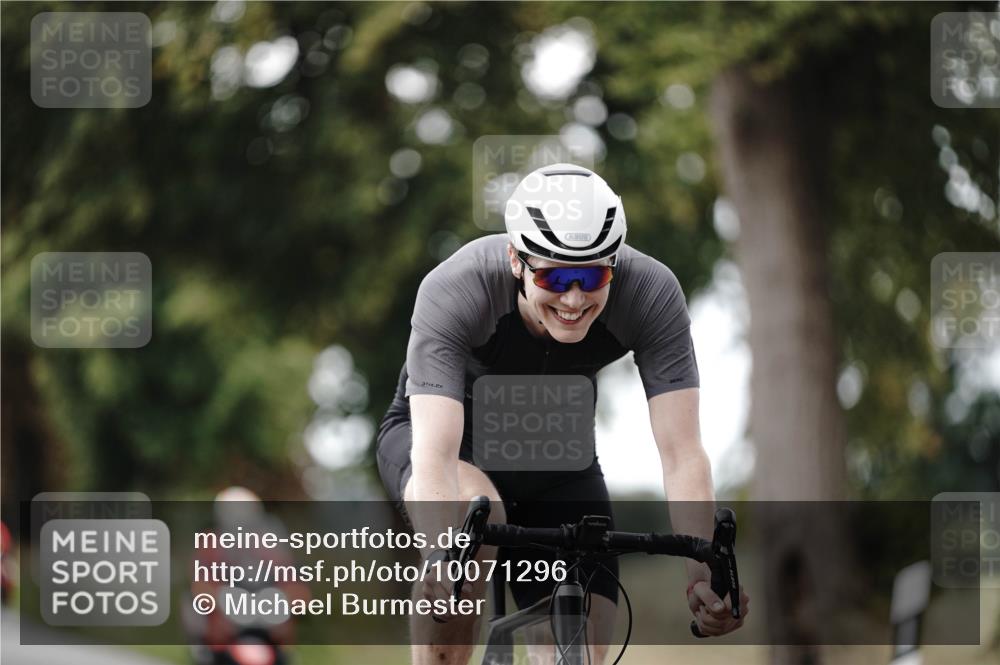 30.08.2026 - Elbe Triathlon Hamburg Michael Burmester http://msf.ph/oto/10071296 30.08.2026 10:03:37 Radfahren 572, 588, 672, 764, 824 meine-sportfotos.de
