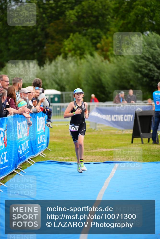30.08.2026 - Elbe Triathlon Hamburg LAZAROV Photography http://msf.ph/oto/10071300 30.08.2026 12:57:57 Ziel 1776 meine-sportfotos.de
