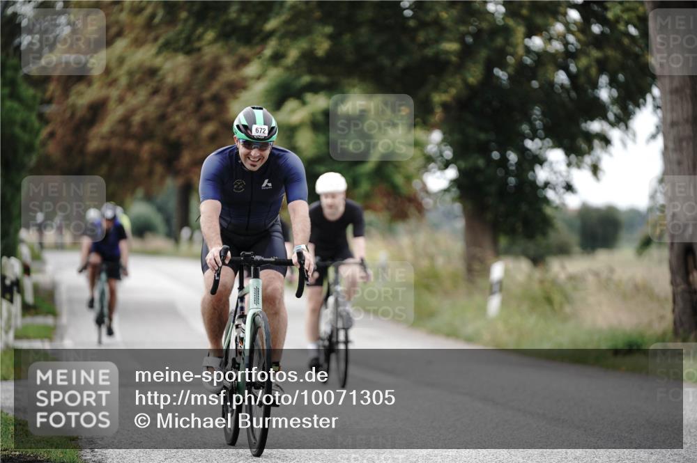 30.08.2026 - Elbe Triathlon Hamburg Michael Burmester http://msf.ph/oto/10071305 30.08.2026 10:03:41 Radfahren 572, 672, 764, 795, 824, 945 meine-sportfotos.de