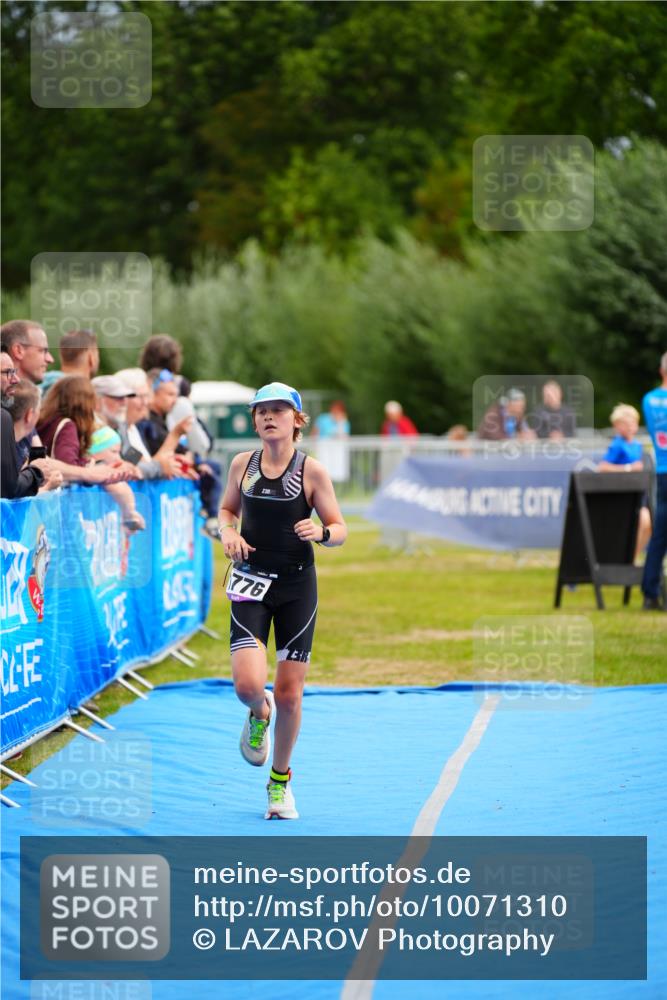 30.08.2026 - Elbe Triathlon Hamburg LAZAROV Photography http://msf.ph/oto/10071310 30.08.2026 12:57:58 Ziel 1776 meine-sportfotos.de