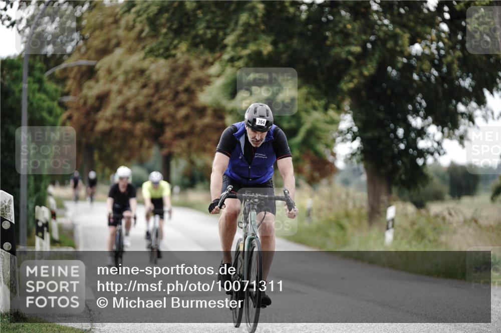 30.08.2026 - Elbe Triathlon Hamburg Michael Burmester http://msf.ph/oto/10071311 30.08.2026 10:03:43 Radfahren 572, 672, 764, 795, 824, 945 meine-sportfotos.de