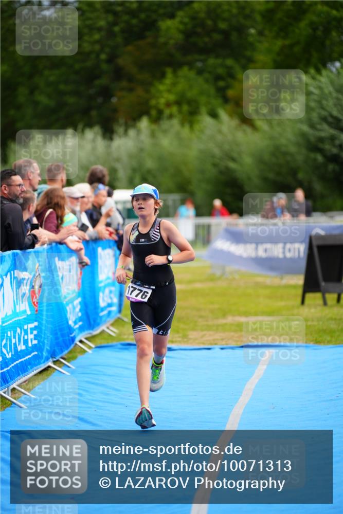 30.08.2026 - Elbe Triathlon Hamburg LAZAROV Photography http://msf.ph/oto/10071313 30.08.2026 12:57:58 Ziel 1776 meine-sportfotos.de
