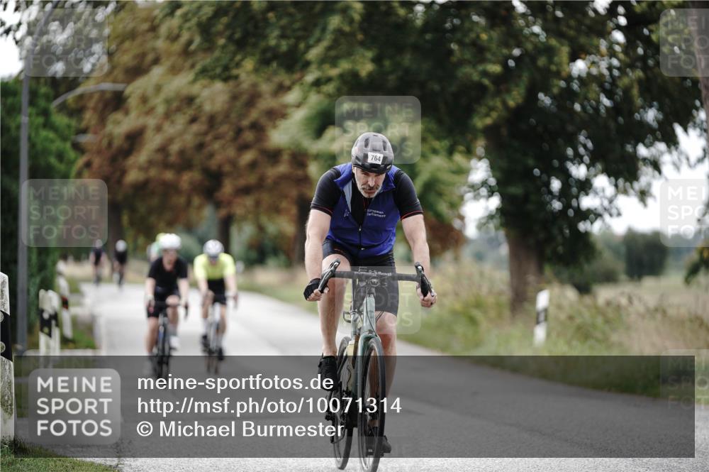 30.08.2026 - Elbe Triathlon Hamburg Michael Burmester http://msf.ph/oto/10071314 30.08.2026 10:03:44 Radfahren 426, 572, 672, 764, 795, 824, 945 meine-sportfotos.de
