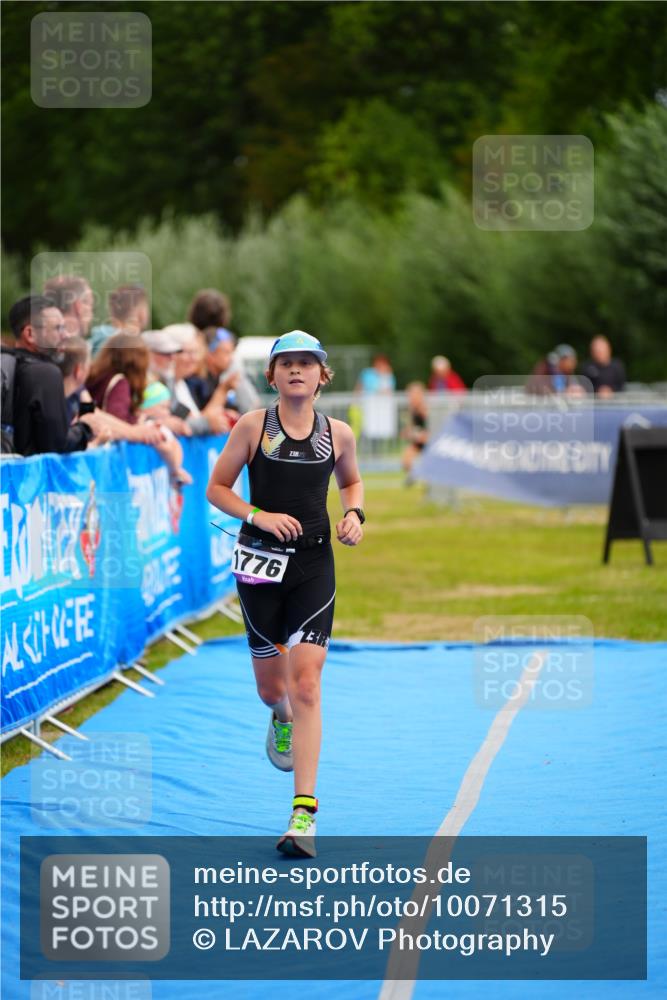 30.08.2026 - Elbe Triathlon Hamburg LAZAROV Photography http://msf.ph/oto/10071315 30.08.2026 12:57:58 Ziel 1776 meine-sportfotos.de