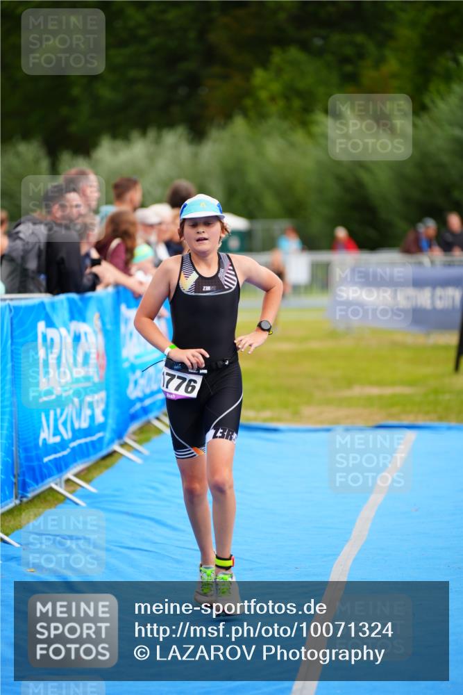 30.08.2026 - Elbe Triathlon Hamburg LAZAROV Photography http://msf.ph/oto/10071324 30.08.2026 12:57:59 Ziel 1776 meine-sportfotos.de