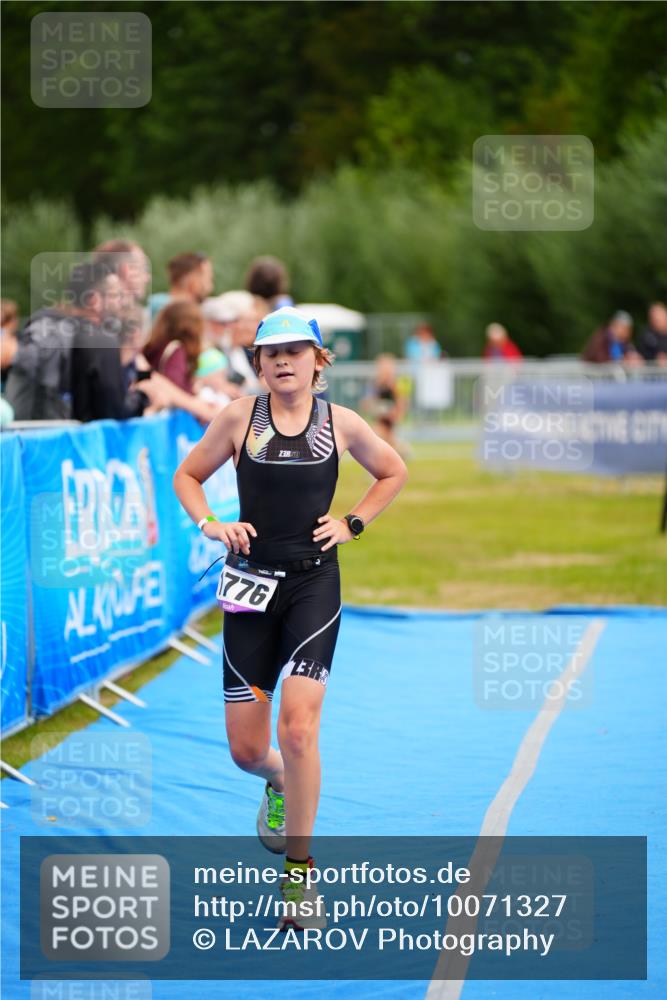 30.08.2026 - Elbe Triathlon Hamburg LAZAROV Photography http://msf.ph/oto/10071327 30.08.2026 12:57:59 Ziel 1776 meine-sportfotos.de