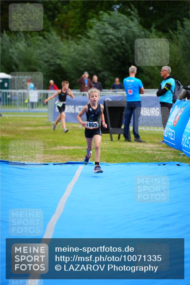 30.08.2026 - Elbe Triathlon Hamburg LAZAROV Photography http://msf.ph/oto/10071335 30.08.2026 12:58:07 Ziel 1865 meine-sportfotos.de