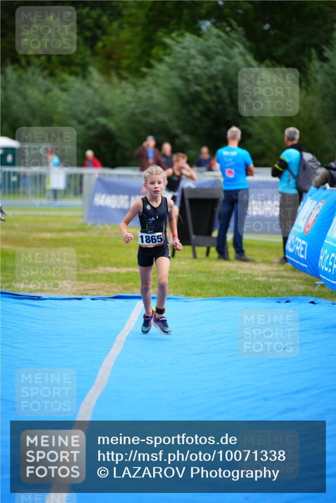 30.08.2026 - Elbe Triathlon Hamburg LAZAROV Photography http://msf.ph/oto/10071338 30.08.2026 12:58:08 Ziel 1865 meine-sportfotos.de