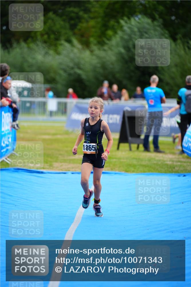30.08.2026 - Elbe Triathlon Hamburg LAZAROV Photography http://msf.ph/oto/10071343 30.08.2026 12:58:09 Ziel 1865 meine-sportfotos.de