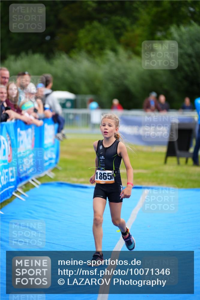 30.08.2026 - Elbe Triathlon Hamburg LAZAROV Photography http://msf.ph/oto/10071346 30.08.2026 12:58:10 Ziel 1865 meine-sportfotos.de