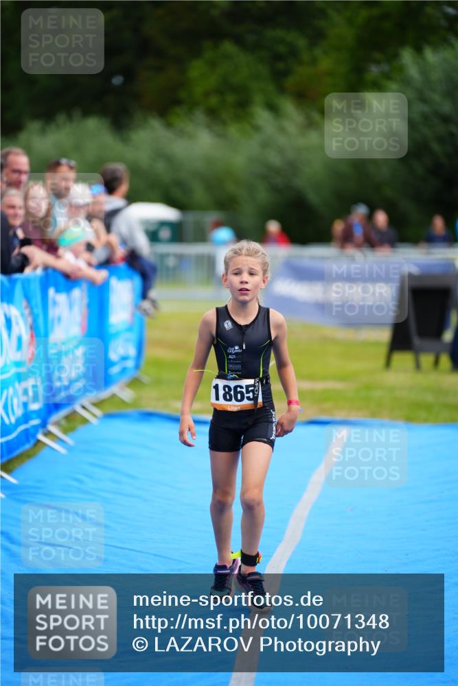 30.08.2026 - Elbe Triathlon Hamburg LAZAROV Photography http://msf.ph/oto/10071348 30.08.2026 12:58:10 Ziel 1865 meine-sportfotos.de
