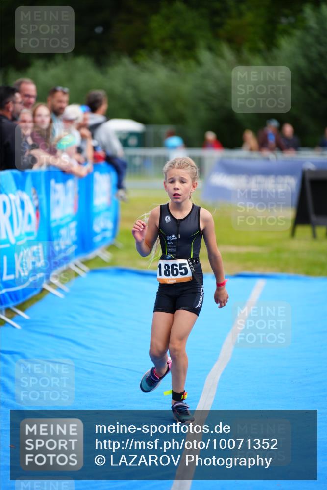 30.08.2026 - Elbe Triathlon Hamburg LAZAROV Photography http://msf.ph/oto/10071352 30.08.2026 12:58:10 Ziel 1865 meine-sportfotos.de