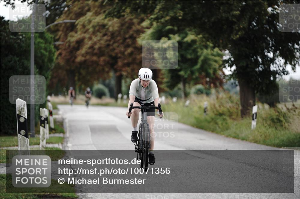 30.08.2026 - Elbe Triathlon Hamburg Michael Burmester http://msf.ph/oto/10071356 30.08.2026 10:04:04 Radfahren 521, 847, 953 meine-sportfotos.de