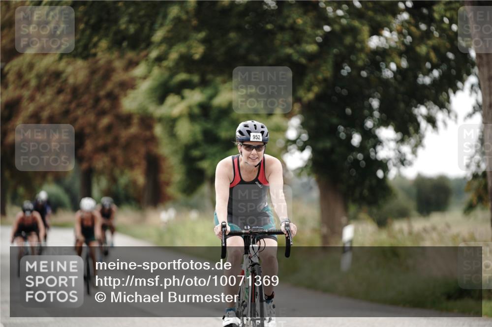 30.08.2026 - Elbe Triathlon Hamburg Michael Burmester http://msf.ph/oto/10071369 30.08.2026 10:04:16 Radfahren 597, 766, 818, 844, 952 meine-sportfotos.de