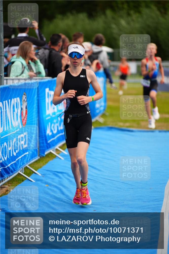 30.08.2026 - Elbe Triathlon Hamburg LAZAROV Photography http://msf.ph/oto/10071371 30.08.2026 12:58:34 Ziel 1779, 1806 meine-sportfotos.de