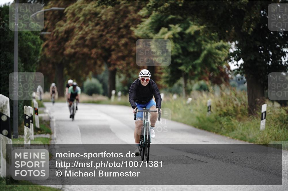 30.08.2026 - Elbe Triathlon Hamburg Michael Burmester http://msf.ph/oto/10071381 30.08.2026 10:04:23 Radfahren 553, 597, 766, 974 meine-sportfotos.de