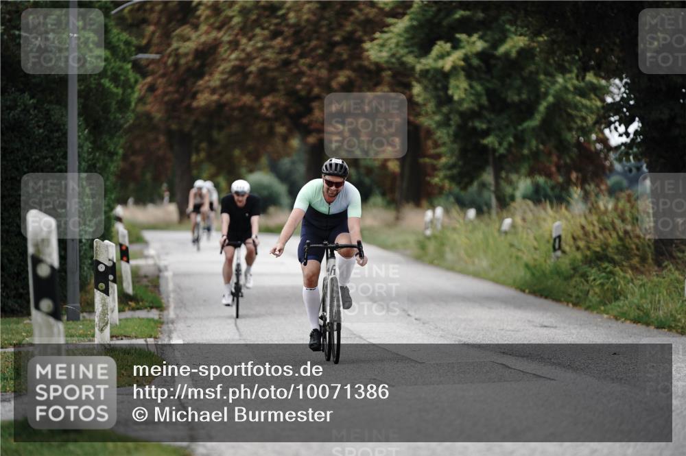 30.08.2026 - Elbe Triathlon Hamburg Michael Burmester http://msf.ph/oto/10071386 30.08.2026 10:04:27 Radfahren 553, 623, 974 meine-sportfotos.de