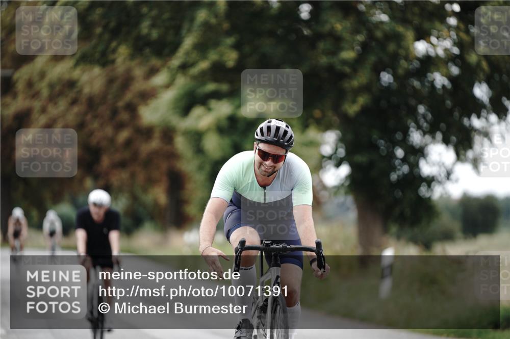30.08.2026 - Elbe Triathlon Hamburg Michael Burmester http://msf.ph/oto/10071391 30.08.2026 10:04:29 Radfahren 553, 623 meine-sportfotos.de