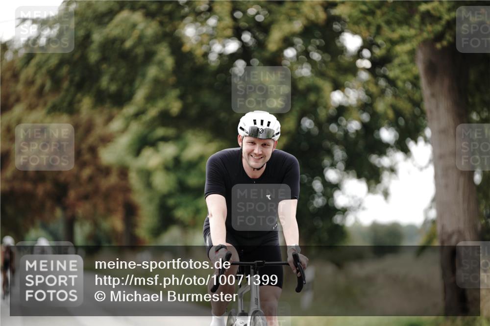 30.08.2026 - Elbe Triathlon Hamburg Michael Burmester http://msf.ph/oto/10071399 30.08.2026 10:04:31 Radfahren 553, 623, 809, 904 meine-sportfotos.de