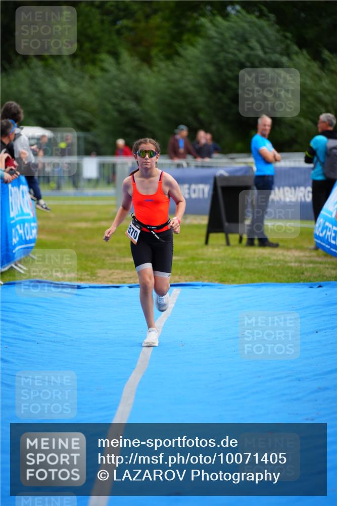 30.08.2026 - Elbe Triathlon Hamburg LAZAROV Photography http://msf.ph/oto/10071405 30.08.2026 12:58:42 Ziel 1870 meine-sportfotos.de