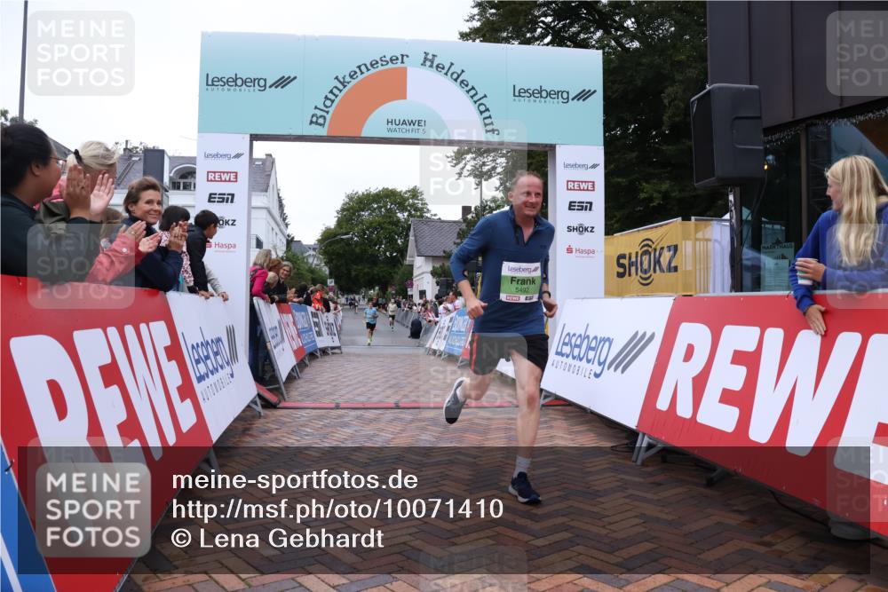 30.08.2026 - Blankeneser Heldenlauf Lena Gebhardt http://msf.ph/oto/10071410 30.08.2026 10:11:39 Ziel 5492 meine-sportfotos.de