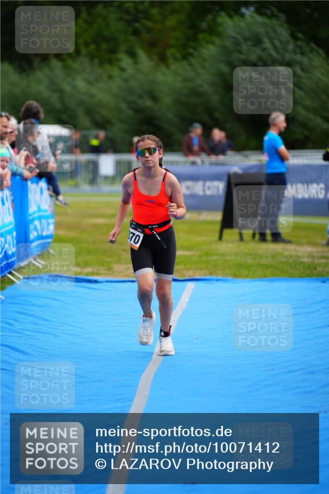 30.08.2026 - Elbe Triathlon Hamburg LAZAROV Photography http://msf.ph/oto/10071412 30.08.2026 12:58:43 Ziel 1870 meine-sportfotos.de