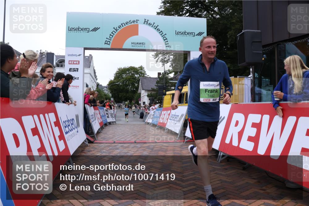 30.08.2026 - Blankeneser Heldenlauf Lena Gebhardt http://msf.ph/oto/10071419 30.08.2026 10:11:40 Ziel 5492 meine-sportfotos.de