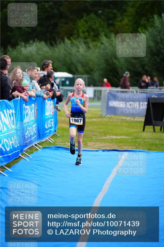 30.08.2026 - Elbe Triathlon Hamburg LAZAROV Photography http://msf.ph/oto/10071439 30.08.2026 12:58:56 Ziel 1867 meine-sportfotos.de