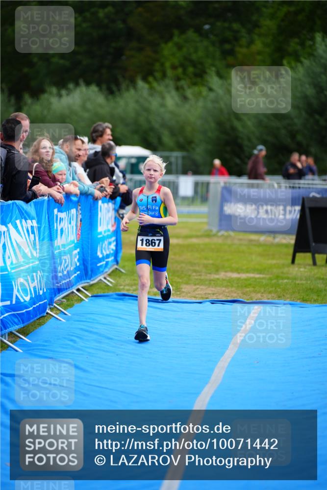 30.08.2026 - Elbe Triathlon Hamburg LAZAROV Photography http://msf.ph/oto/10071442 30.08.2026 12:58:56 Ziel 1867 meine-sportfotos.de