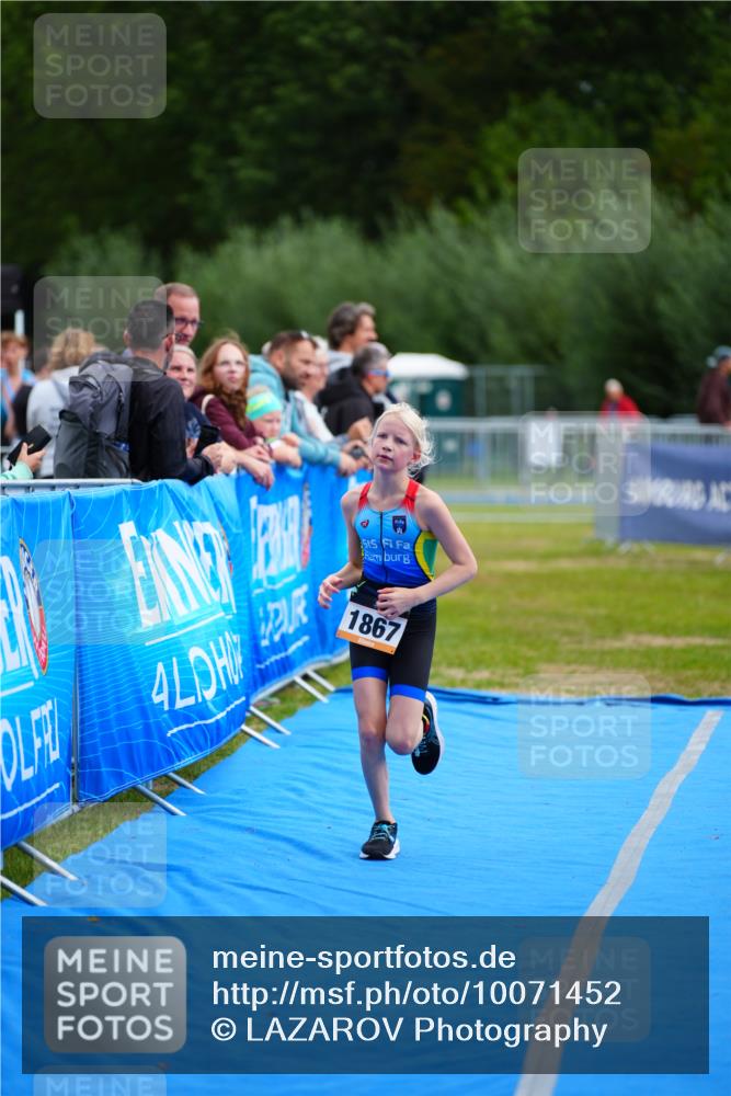 30.08.2026 - Elbe Triathlon Hamburg LAZAROV Photography http://msf.ph/oto/10071452 30.08.2026 12:58:57 Ziel 1867 meine-sportfotos.de