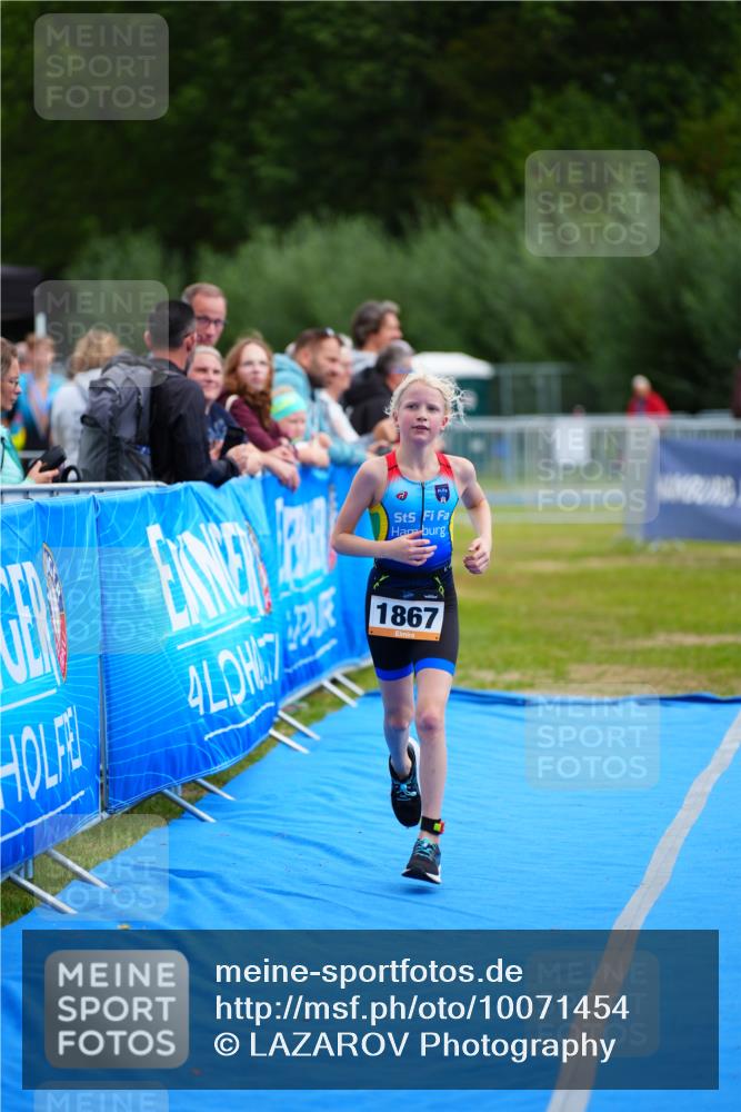 30.08.2026 - Elbe Triathlon Hamburg LAZAROV Photography http://msf.ph/oto/10071454 30.08.2026 12:58:57 Ziel 1867 meine-sportfotos.de