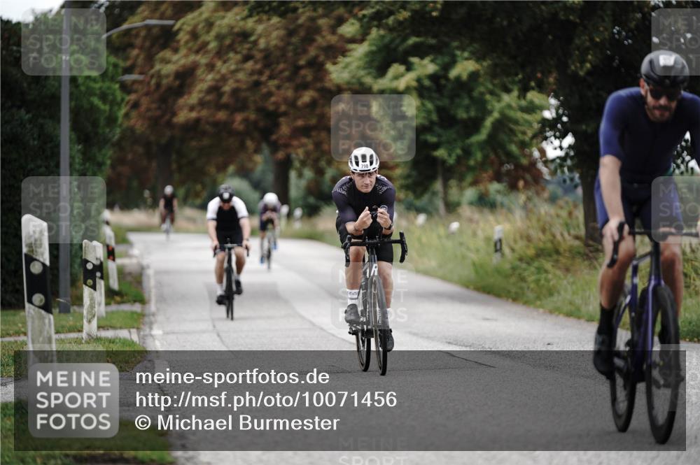 30.08.2026 - Elbe Triathlon Hamburg Michael Burmester http://msf.ph/oto/10071456 30.08.2026 10:05:17 Radfahren 591, 659, 683, 703, 798 meine-sportfotos.de