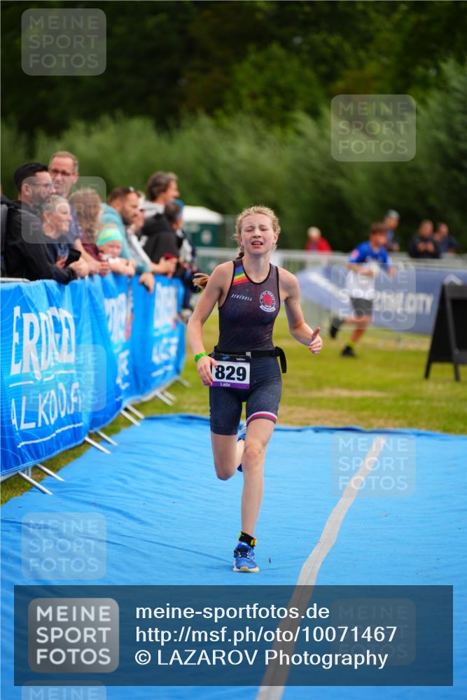 30.08.2026 - Elbe Triathlon Hamburg LAZAROV Photography http://msf.ph/oto/10071467 30.08.2026 12:59:06 Ziel 1829 meine-sportfotos.de