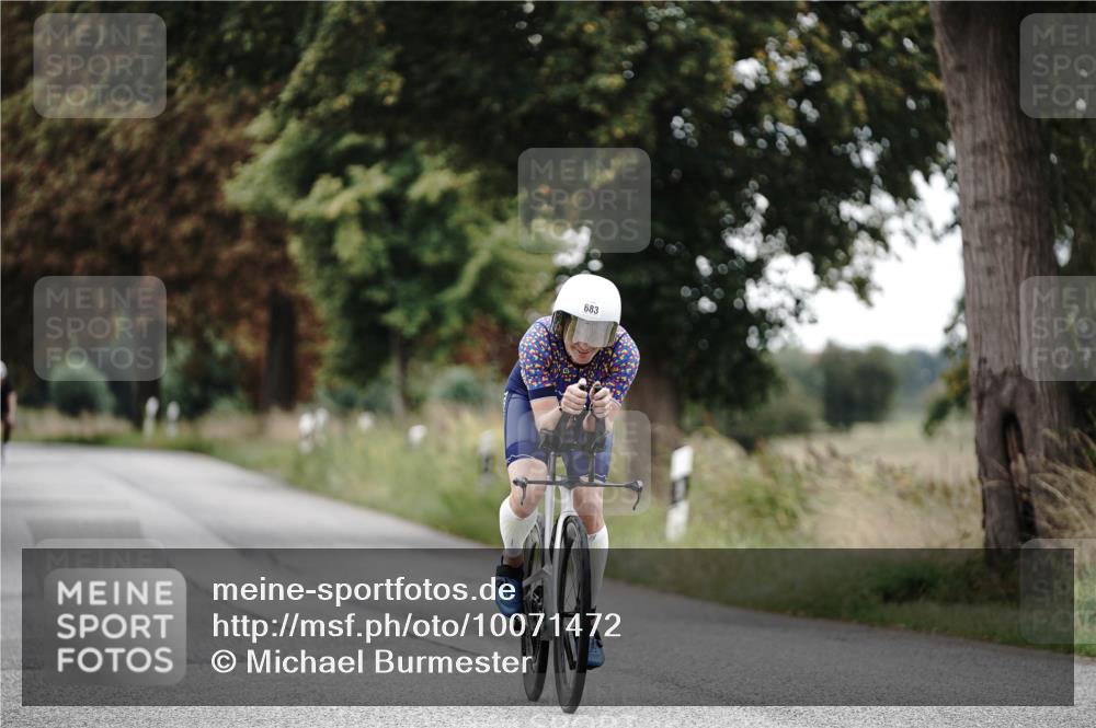 30.08.2026 - Elbe Triathlon Hamburg Michael Burmester http://msf.ph/oto/10071472 30.08.2026 10:05:22 Radfahren 591, 683, 968 meine-sportfotos.de