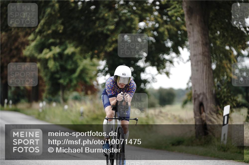 30.08.2026 - Elbe Triathlon Hamburg Michael Burmester http://msf.ph/oto/10071475 30.08.2026 10:05:22 Radfahren 591, 683, 968 meine-sportfotos.de