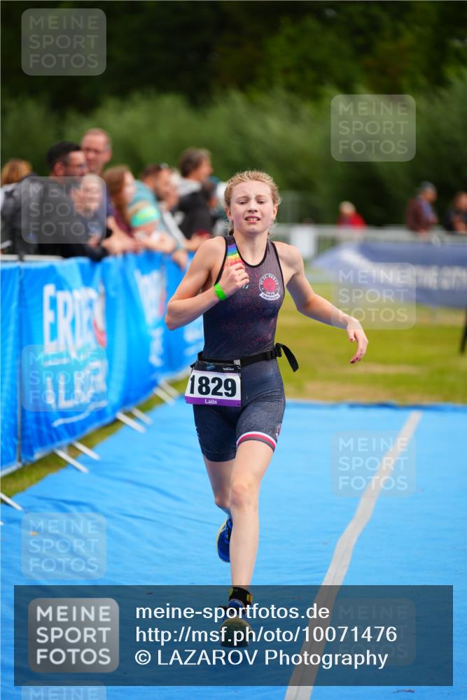 30.08.2026 - Elbe Triathlon Hamburg LAZAROV Photography http://msf.ph/oto/10071476 30.08.2026 12:59:07 Ziel 1829, 1878 meine-sportfotos.de