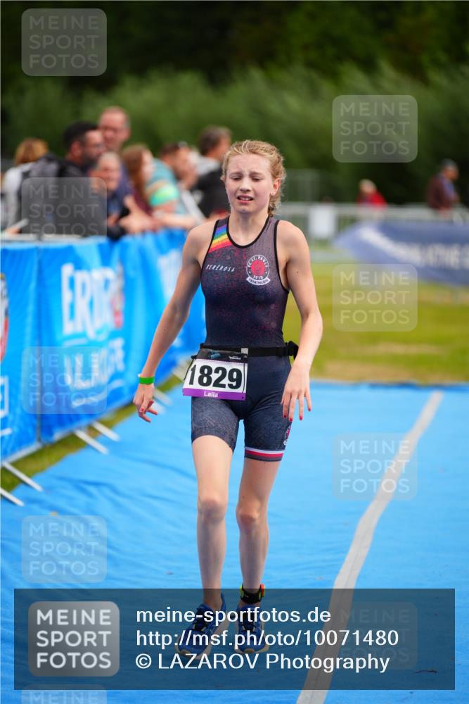 30.08.2026 - Elbe Triathlon Hamburg LAZAROV Photography http://msf.ph/oto/10071480 30.08.2026 12:59:07 Ziel 1829, 1878 meine-sportfotos.de