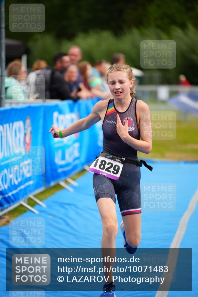 30.08.2026 - Elbe Triathlon Hamburg LAZAROV Photography http://msf.ph/oto/10071483 30.08.2026 12:59:07 Ziel 1829, 1878 meine-sportfotos.de