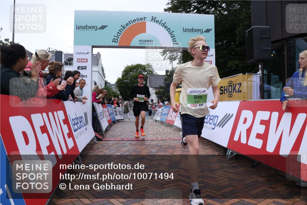 30.08.2026 - Blankeneser Heldenlauf Lena Gebhardt http://msf.ph/oto/10071494 30.08.2026 10:11:47 Ziel 5289, 5487, 5492, 5835 meine-sportfotos.de