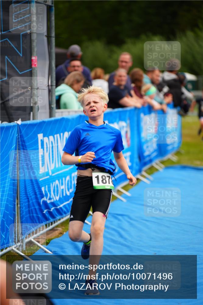 30.08.2026 - Elbe Triathlon Hamburg LAZAROV Photography http://msf.ph/oto/10071496 30.08.2026 12:59:16 Ziel 1838, 1878 meine-sportfotos.de