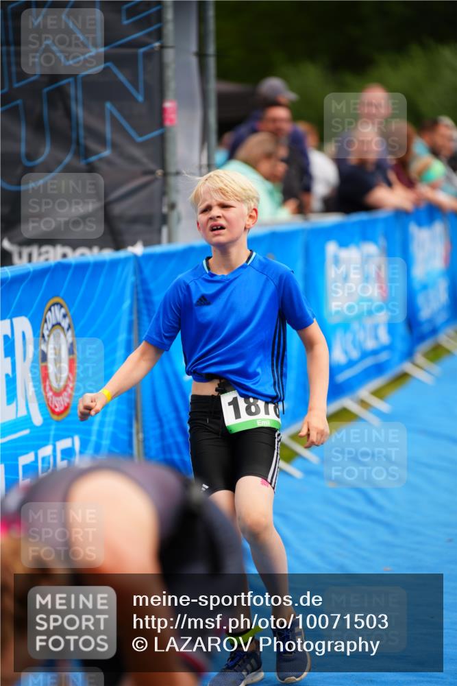 30.08.2026 - Elbe Triathlon Hamburg LAZAROV Photography http://msf.ph/oto/10071503 30.08.2026 12:59:16 Ziel 1838, 1878 meine-sportfotos.de