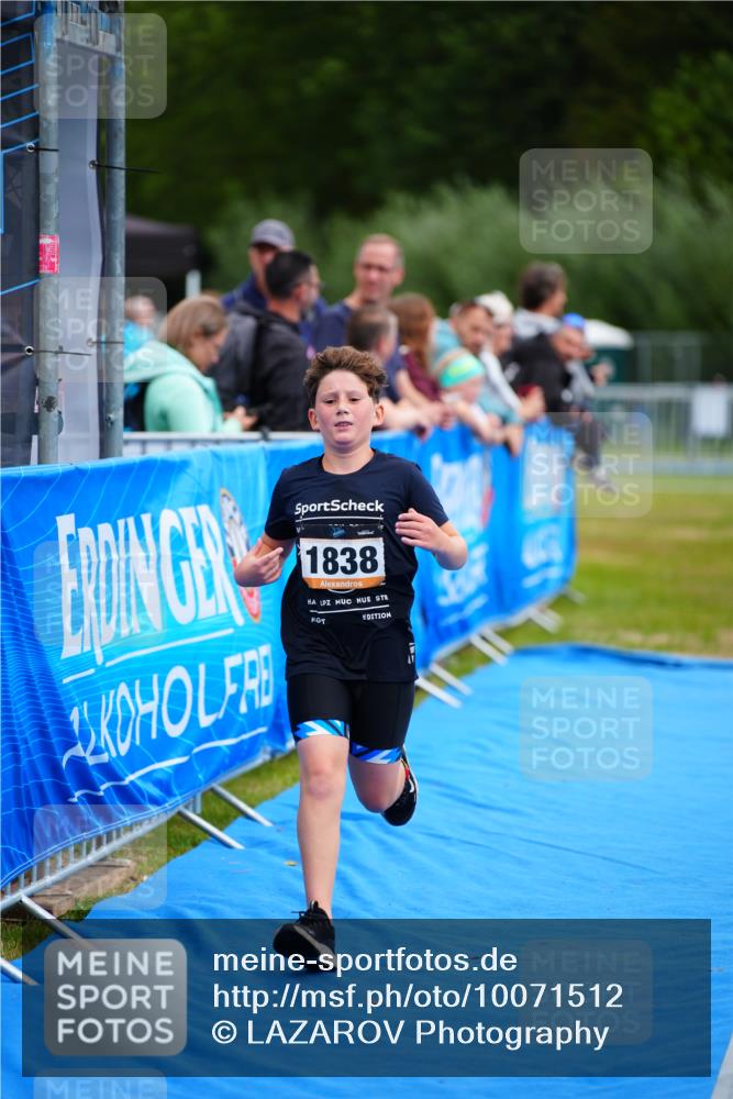30.08.2026 - Elbe Triathlon Hamburg LAZAROV Photography http://msf.ph/oto/10071512 30.08.2026 12:59:20 Ziel 1838 meine-sportfotos.de