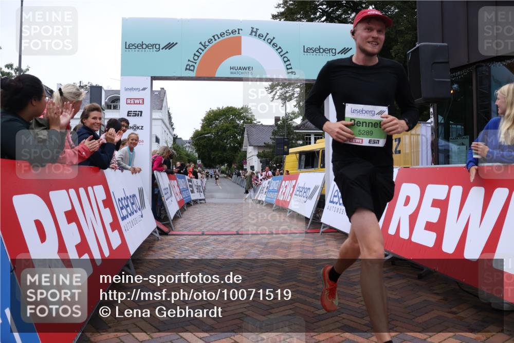 30.08.2026 - Blankeneser Heldenlauf Lena Gebhardt http://msf.ph/oto/10071519 30.08.2026 10:11:48 Ziel 5289, 5487, 5835 meine-sportfotos.de