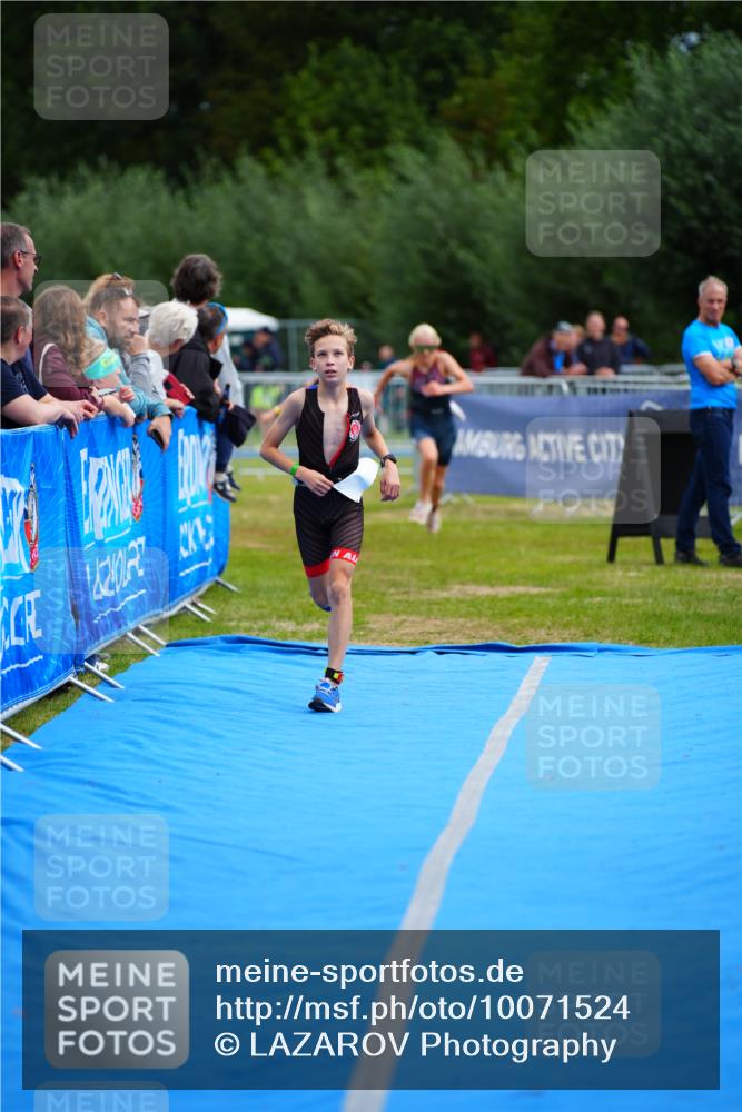 30.08.2026 - Elbe Triathlon Hamburg LAZAROV Photography http://msf.ph/oto/10071524 30.08.2026 12:59:31 Ziel 1772, 1817, 1876, 1888 meine-sportfotos.de
