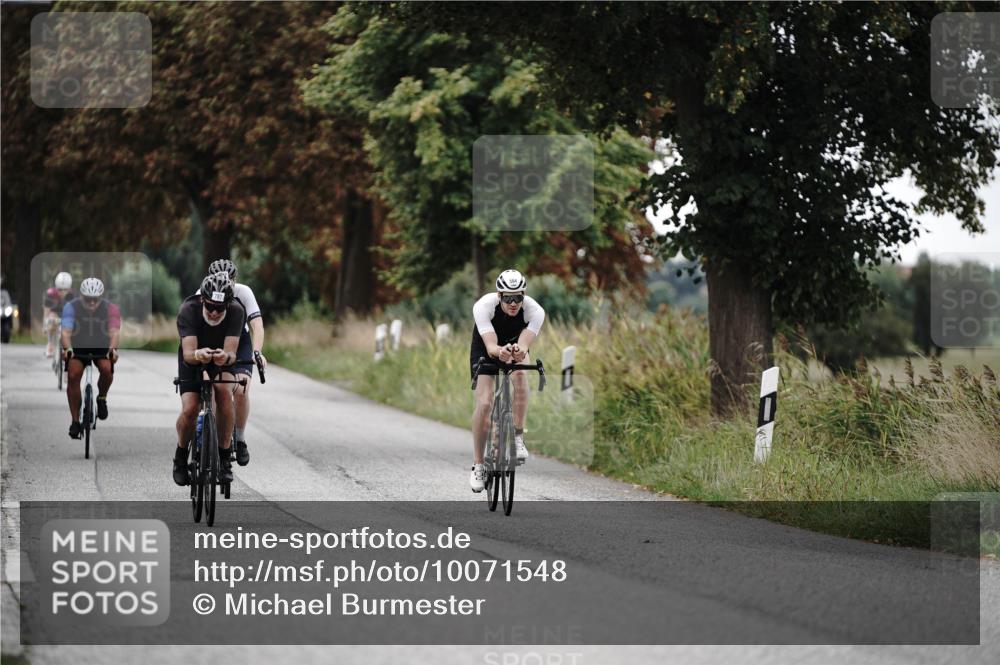 30.08.2026 - Elbe Triathlon Hamburg Michael Burmester http://msf.ph/oto/10071548 30.08.2026 10:06:12 Radfahren 483, 584, 732, 787, 816, 877, 923 meine-sportfotos.de