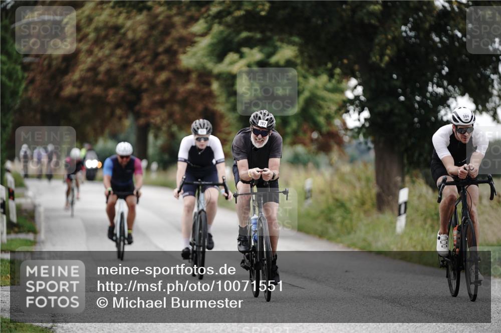 30.08.2026 - Elbe Triathlon Hamburg Michael Burmester http://msf.ph/oto/10071551 30.08.2026 10:06:14 Radfahren 483, 584, 732, 787, 816, 877, 923 meine-sportfotos.de