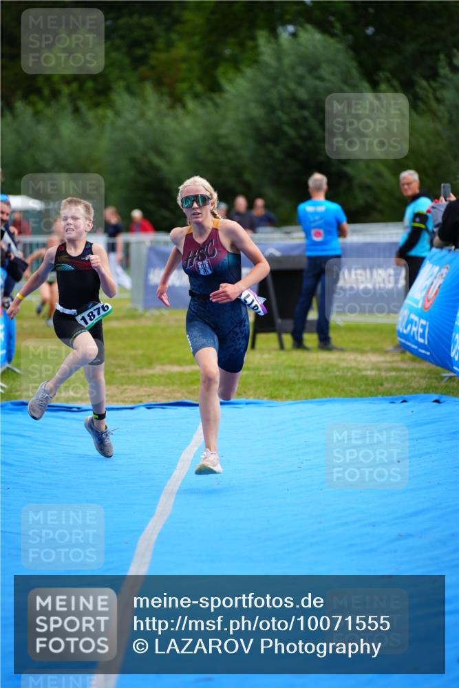 30.08.2026 - Elbe Triathlon Hamburg LAZAROV Photography http://msf.ph/oto/10071555 30.08.2026 12:59:34 Ziel 1772, 1817, 1876, 1888 meine-sportfotos.de