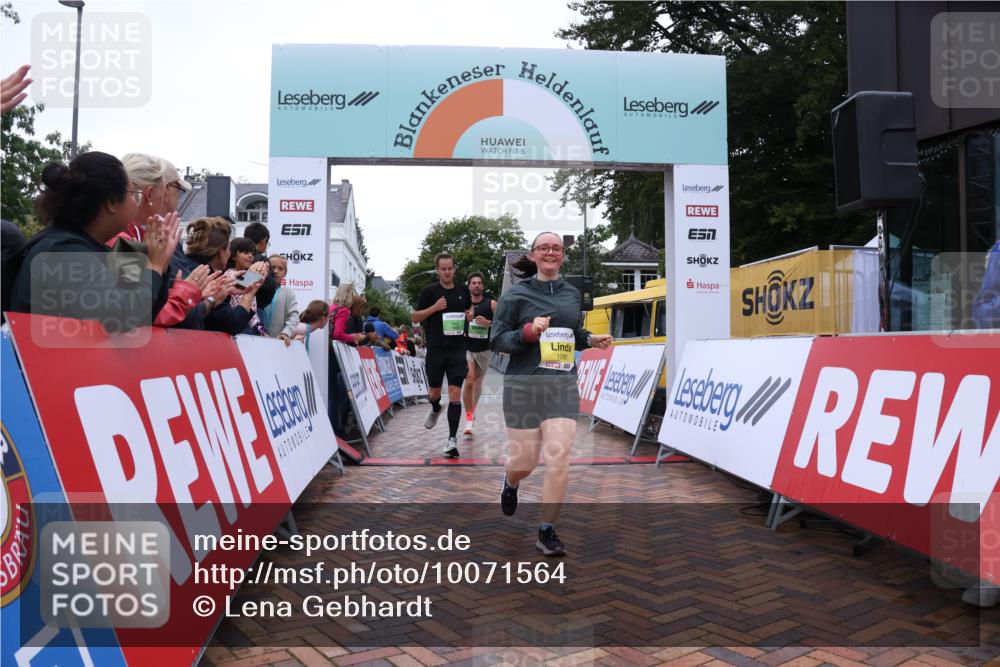 30.08.2026 - Blankeneser Heldenlauf Lena Gebhardt http://msf.ph/oto/10071564 30.08.2026 10:12:06 Ziel 1288, 5050, 5883 meine-sportfotos.de