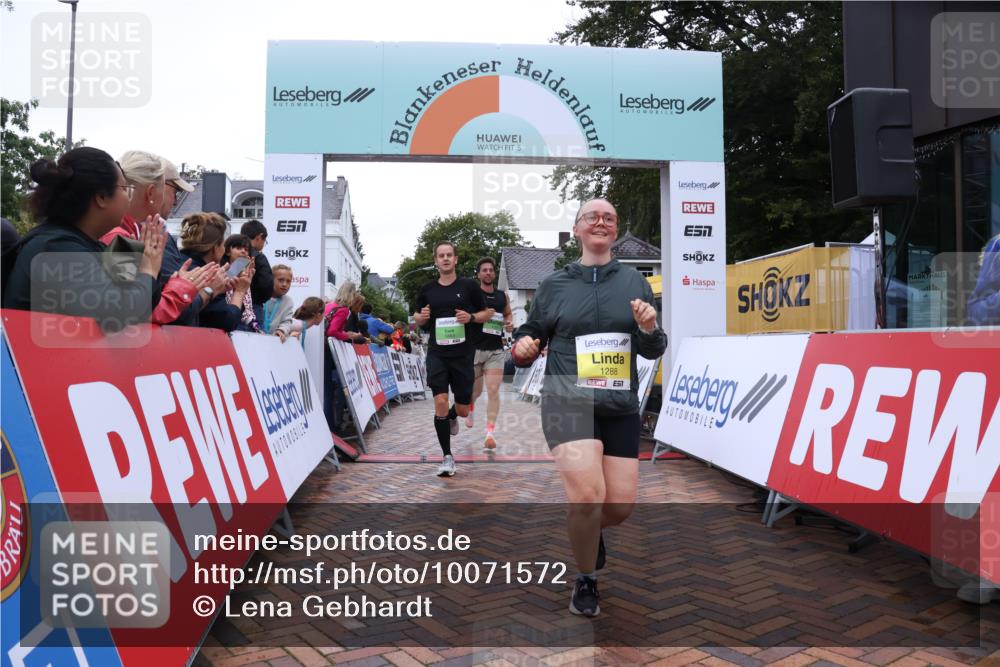 30.08.2026 - Blankeneser Heldenlauf Lena Gebhardt http://msf.ph/oto/10071572 30.08.2026 10:12:06 Ziel 1288, 5050, 5883 meine-sportfotos.de